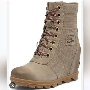 Sorel Lexie Wedge Boot size 9.5 US